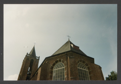  Het bovenste deel van de toren en het koor van de St. Andrieskerk.