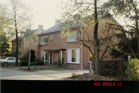  Straatbeeld met dubbele woning,