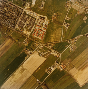  Luchtfoto van de gemeente Leersum met het gebied rond de Nieuwesteeg en Boerenbuurt (serie I, V016-6585)