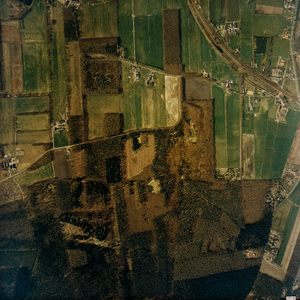  Luchtfoto van de gemeente Leersum met bosgebied op de grens met Amerongen met Slaperdijk en Dwarsweg (serie II, 286)