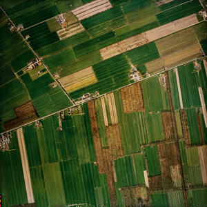  Luchtfoto van de gemeente Leersum met gebied rond de Amerongerwetering en de Gooyerdijk (serie III, V6126)