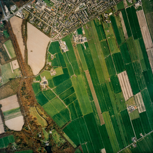  Luchtfoto van de gemeente Leersum met gebied rond de Goyerdijk en de Langbroekerweg met huis Broekhuizen (serie III, V6135)