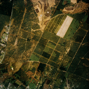  Luchtfoto van de gemeente Leersum met gebied ten noorden van de Scherpenzeelseweg met het Leersumse veld en ...