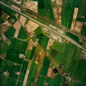  Luchtfoto van de gemeente Leersum met gebied rond de Ginkelsedwarsakkers en de Heulweg (serie III, V6146)