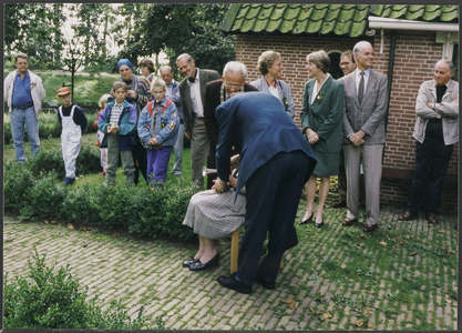  Feestelijke bijeenkomst bij de donatie voor verplaatsing van de muziektent op Open Monumentendag.