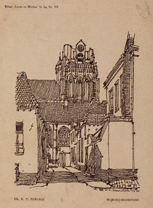  Gezicht vanaf de Veldpoortstraat door het Oudkerkhof-steegje op de toren van de Grote Kerk te Wijk bij Duurstede