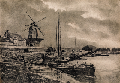  Gezicht vanuit het zuidwesten op de Lekhaven van Wijk bij Duurstede met enkele vaartuigen aan de oever en de molen ...