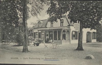  Gemeentehuis en café Plattenberg ten zuiden van de kruising spoorlijn - Amersfoortseweg.