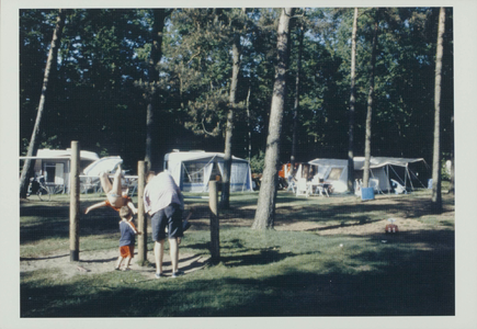  Diapresentatie Maarn. Camping met bungalowtenten en gasten.