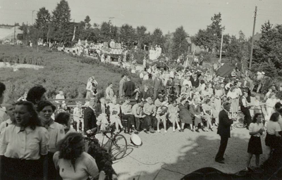  Defilé ter gelegenheid van het 12½ jarig ambtsjubileum van burgemeester Everwijn Lange op 30-4-1937