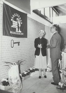  Opening van de nieuwe Merseberchschool door burgmeester de Stigter en wethouder Ten Bosch op 2-10-1982.