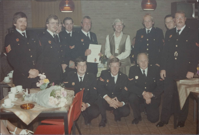  Uitreiking diploma's aan brandweerlieden in september 1982 door de burgemeester mw. Drs. De Stigter.