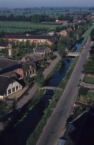  De Jonkheer Ramweg en de Lagedijk gezien vanaf de toren van de rooms-katholieke Michael-kerk in westelijke richting.