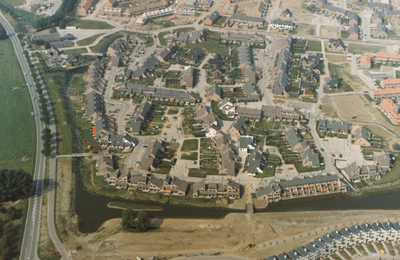  Luchtfoto van de wijk de Gaarden met op de voorgrond de groenzone in aanleg