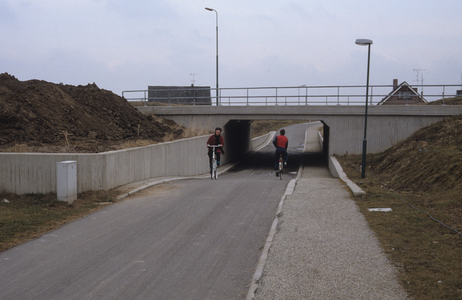  De fietstunnel onder de Rondweg vanaf het Kooikerpad naar de Binenweg