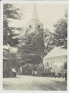  Advertentie van antiquariaat G.J. van Soest met een foto van de Roskam en de toren van de Nederlandse-hervormde kerk