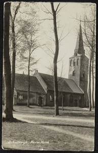  De zijgevel van de Nederlandse-hervormde kerk