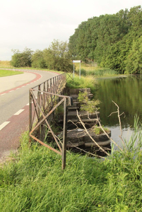  De Lekdijk aan de oostkant van Fort Honswijk, richting Lek