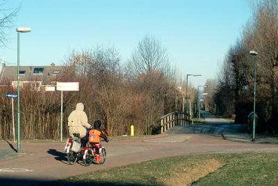  Fietsers op de Lobbendijk richting Utrecht op de kruising met het Imkerspad