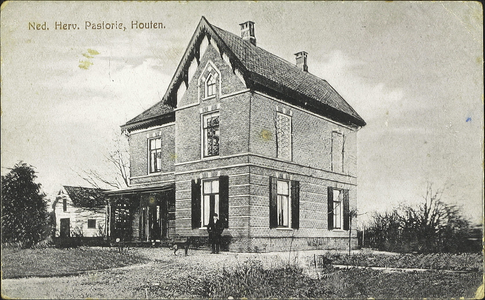  De nederlands-hervormde pastorie aan de Herenweg.