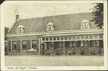 De voorgevel van café De Engel.