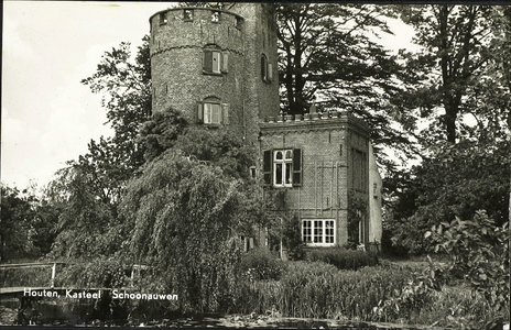  De toren van kasteel Schonauwen gezien vanuit het zuidoosten.