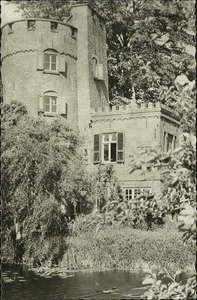 De toren van kasteel Schonauwen gezien vanuit het zuidoosten.