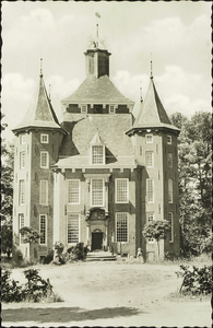 De voorgevel van kasteel Heemstede.