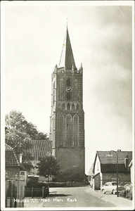  De nederlands-hervormde kerktoren gezien vanaf de Lobbendijk.