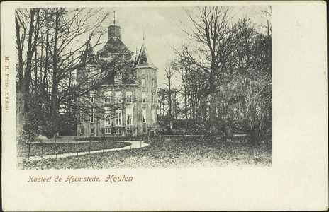  De achtergevel van kasteel Heemstede met op de voorgrond een gedeelte van de tuin.