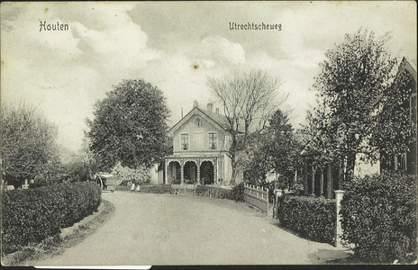  Gedeelte van de Herenweg met Villa Bickere.
