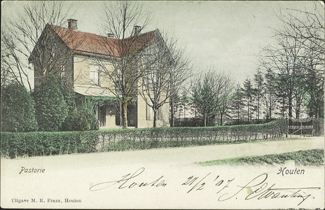  Nederlands-hervormde pastorie aan de Herenweg.