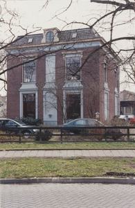  De voorgevel van de voormalige burgemeesterswoning en latere gemeentehuis De Grund.