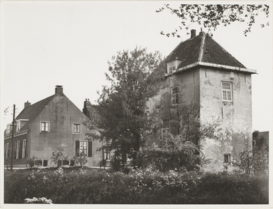 Gezicht op kasteel Vuylcop en het daarnaast gelegen Huis Vuylcop.