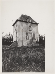 Kasteel Vuylcop. Gezicht op de toren vanaf het Neereind.