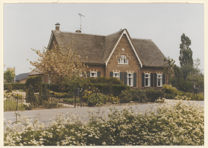  De voorgevel van boerderij Den Eng.