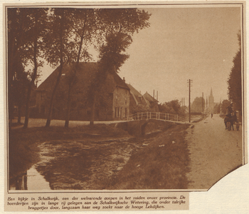  Gezicht op de Brinkbrug en de Schalkwijksewetering met links een gedeelte van de Brink en rechts de Provincialeweg.