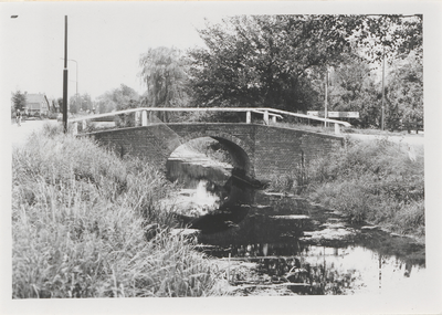  De Viaansebrug tussen de Jonkheer Ramweg en de Lagedijk.