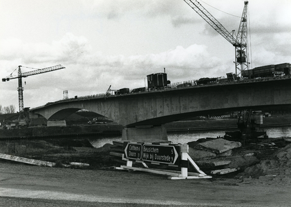  De bouw van de nieuwe Goyerbrug over het Amsterdam-Rijnkanaal.