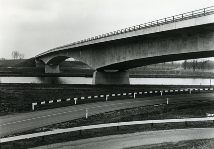  De nieuwe Goyerbrug over het Amsterdam-Rijnkanaal.