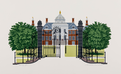  Gezicht door een half openstaand hek op de voorgevel van Huis ten Bosch te Den Haag
