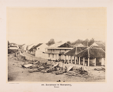 109 109. Zeestraat te Koepang. Timor.