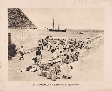 170 170. Curaçau. Zout-industrie. Verscheping van het Zout.
