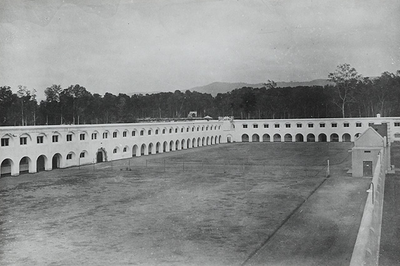 Ambarawa prison, around 1927.&lt;br/&gt;KITLV 18884 &lt;a class=uline href=http://kitlv.pictura-dp.nl target=_blank&gt;beeldbank van het KITLV&lt;/a&gt;