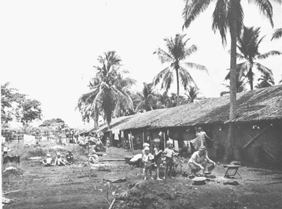 Several houses in Kampong Makassar in Batavia. Photo of the Netherlands Indies Government Information Servide (NIGIS), 1945.&lt;br/&gt;NIOD 52033 &lt;a class=uline href=http://www.beeldbankwo2.nl target=_blank&gt;Beeldbank WO2&lt;/a&gt;