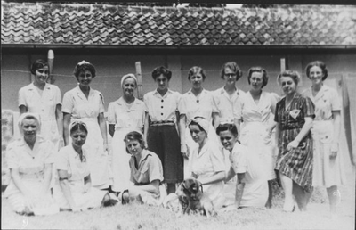 Nurses in the cloister-turned-hospital Mater Dolorosa in Batavia. Photo by H. Ripassa, September-October 1945.&lt;br/&gt;NIOD 57282 &lt;a class=uline href=http://www.beeldbankwo2.nl target=_blank&gt;Beeldbank WO2&lt;/a&gt;