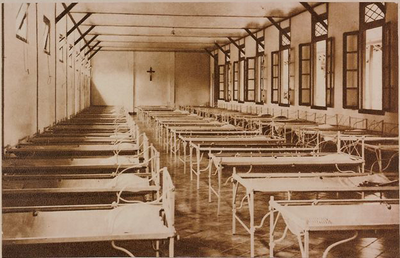 Sleeping quarters in Xaverius College in Moentilan (pre-war)&lt;br/&gt;Privécollectie